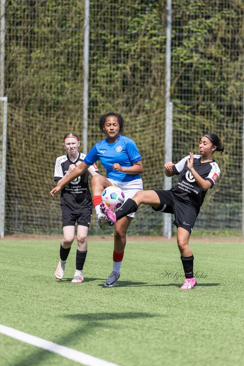 Bild 340 - wBJ SH-Pokalfinale  Holstein-Kiel - SV Viktoria : Ergebnis: 1:0